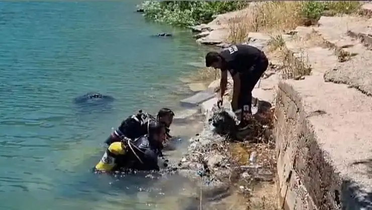 Dicle Baraj Gölü'nün altında temizlik çalışması yapıldı