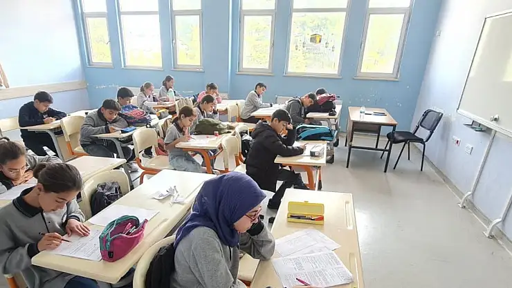 Dicle'de Ayet ve Hadislerle Dinimi Öğreniyorum Yarışması