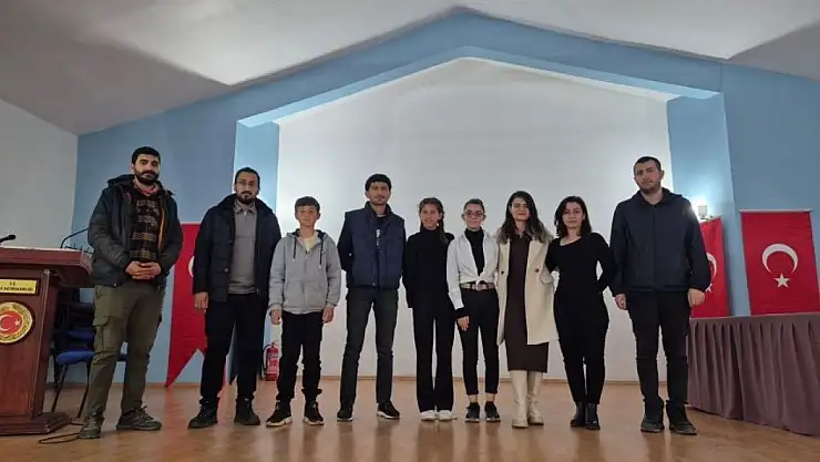 Dicle Karagömü Ortaokulu öğrencisinin başarısı okulunu gururlandırdı