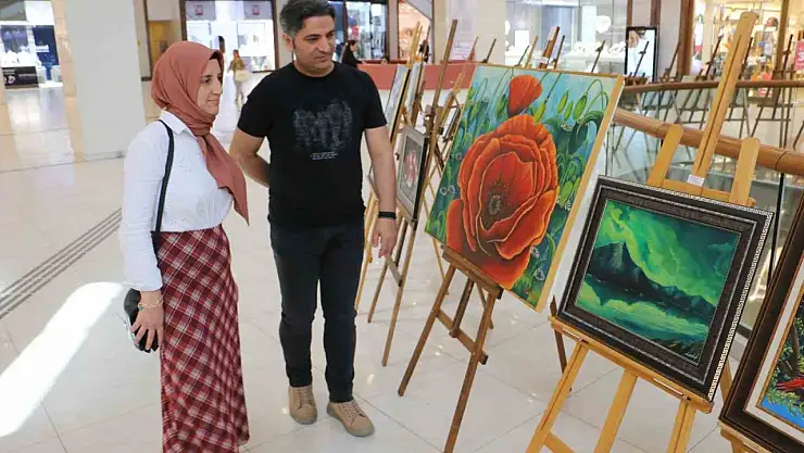 Diyarbakır'da 'Öğretmen Renkleri' resim sergisi açıldı