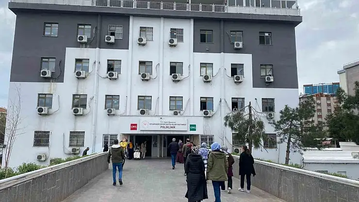 Diyarbakır'da 10 yaşındaki çocuk, dişini çektirdikten sonra hayatını kaybetti