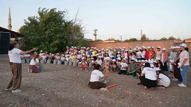 Diyarbakır'da 20 noktada 'Çocuk Köy Şenlikleri' düzenlendi