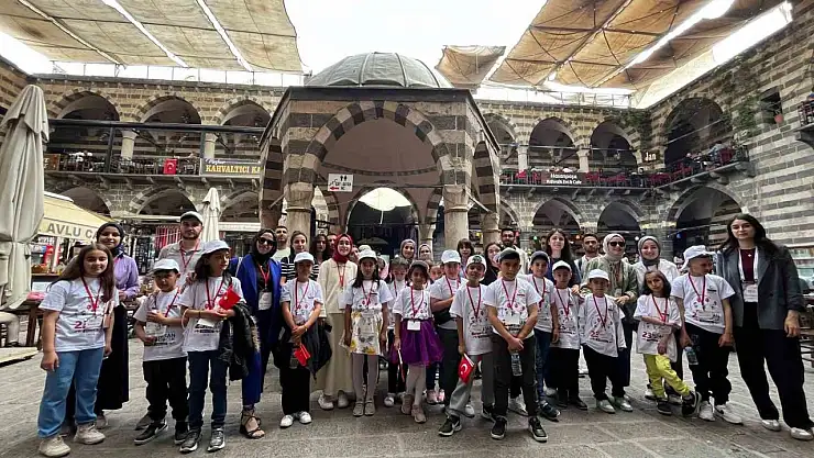 Diyarbakır'da 23 ilkokulun öğrencisine tarihi yerlere gezi düzenlendi