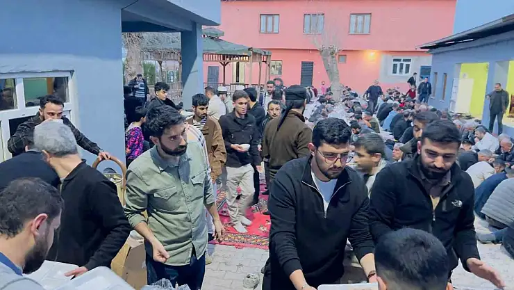 Diyarbakır'da 25 yıllık iftar geleneği