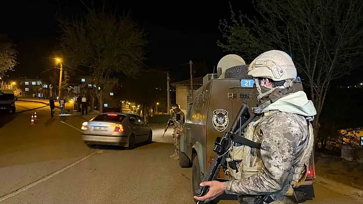 Diyarbakır'da 300 polisle 'narko hançer' uygulaması: 9 şüpheli hakkında işlem yapıldı