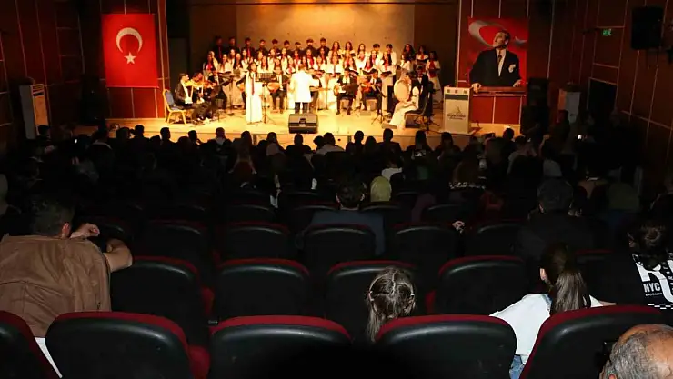 Diyarbakır'da 4 dilli konser