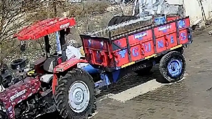 Diyarbakır'da ağaca çarpan otomobilin sürücüsü yaralandı