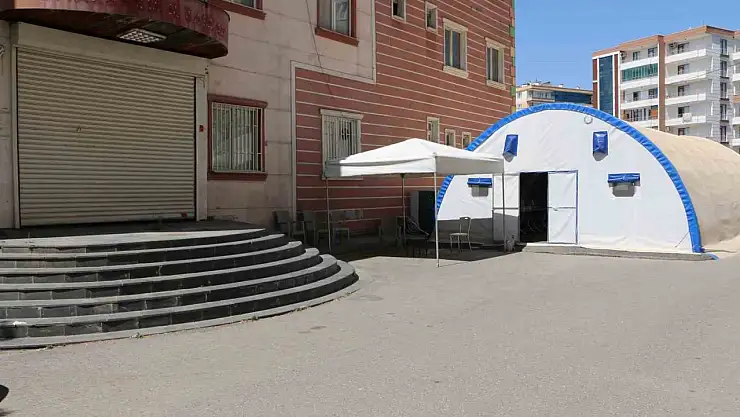 Diyarbakır'da anne ve babaların evlat nöbeti devam ediyor