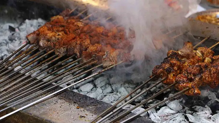 Diyarbakır'da bayramda 50 ton tescilli ciğer kebabı tüketildi