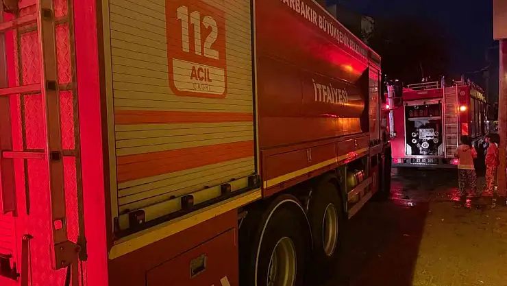 Diyarbakır'da bir evde patlama sonrası yangın çıktı: 1'i ağır 4 yaralı