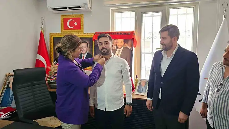 Diyarbakır'da CHP'den AK Parti'ye katılım: Rozetleri Suna Kepolu Ataman taktı