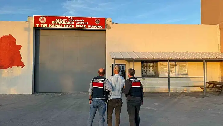 Diyarbakır'da cinayet ve uyuşturucu suçlarından aranan 4 zanlı yakalandı