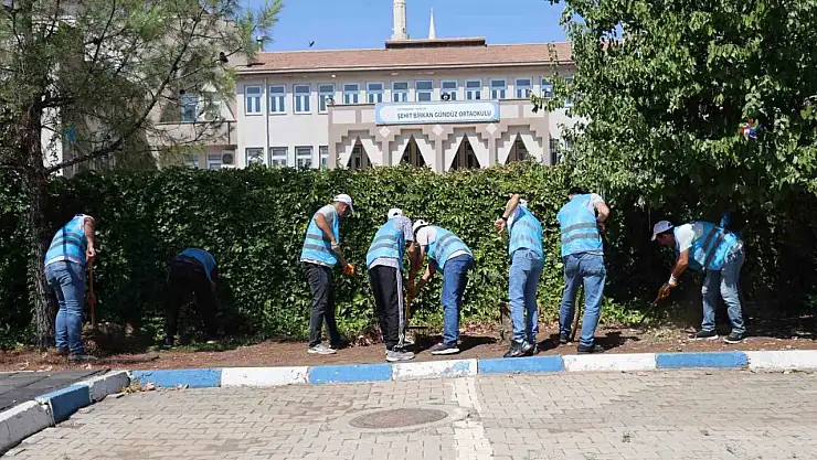 Diyarbakır'da denetimli serbestlik yükümlüleri hem meslek öğreniyor, hem de kamu kurumlarının bakımlarını ücretsiz yapıyor