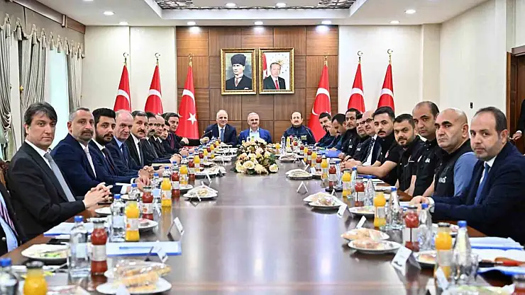 Diyarbakır'da deprem sonrası iyileştirme çalışmaları tüm yönleriyle değerlendirildi