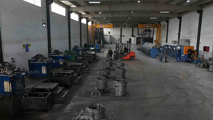 Diyarbakır'da deprem sürecinde kurulan tel ve çivi üreten firma, Suriye'de yapılacak olan yapı fuarından beklentisi yüksek