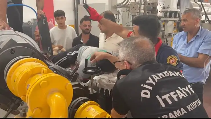 Diyarbakır'da elini levha kesme makinesine kaptıran işçi yaralandı