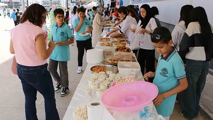 Diyarbakır'da Filistinli çocuklara destek için yardım kampanyası düzenlendi
