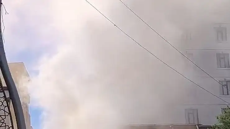 Diyarbakır'da fırının bacasından çıkan yoğun duman paniğe neden oldu