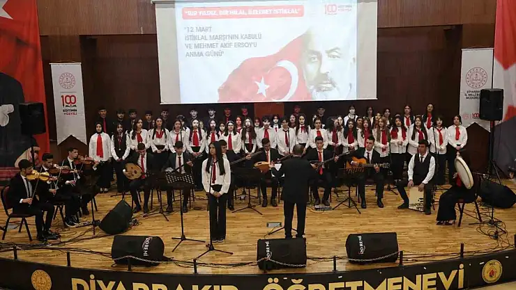 Diyarbakır'da İstiklal Marşı'nın Kabulü ve Mehmet Akif Ersoy'u Anma Günü coşkusu