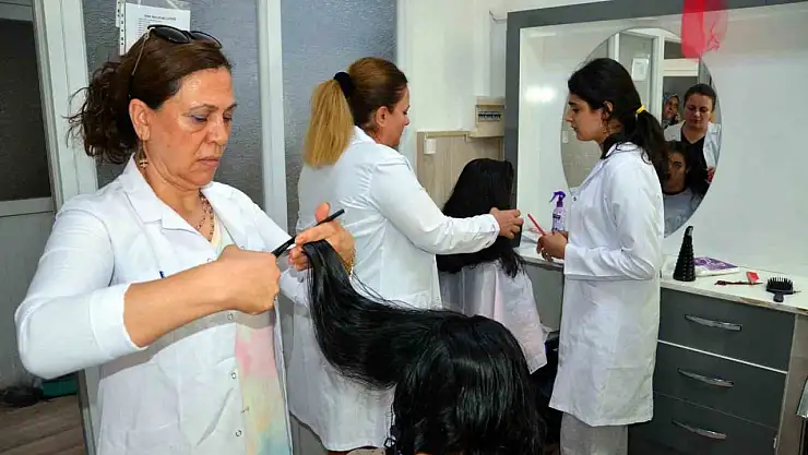 Diyarbakır'da kadınlara yönelik mesleki kurslar sürüyor