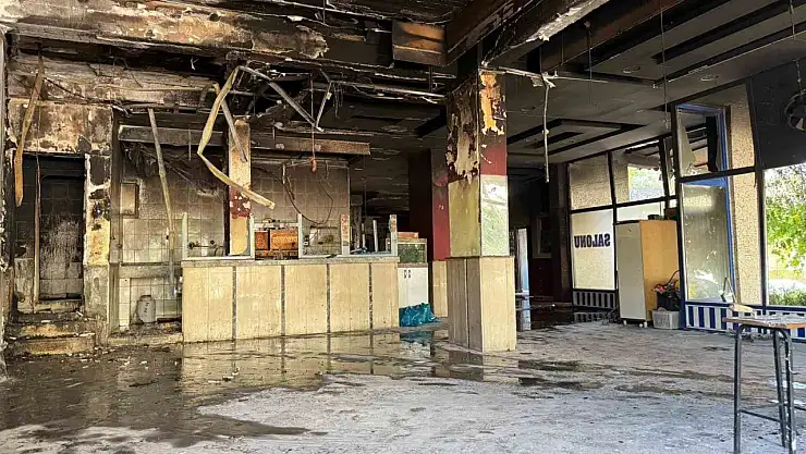 Diyarbakır'da kahvehanede elektrik panosundan çıkan yangın söndürüldü