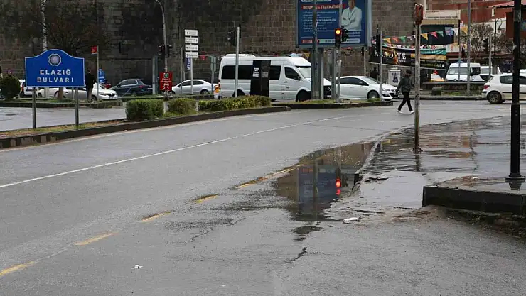 Diyarbakır'da karla karışık yağmur