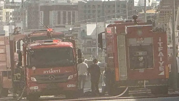 Diyarbakır'da kozmetik fabrikasında yangın