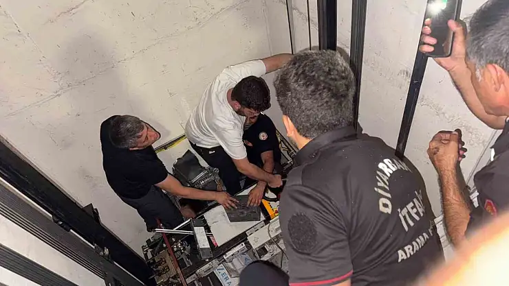 Diyarbakır'da maça gelen taraftarlar asansörde mahsur kaldı