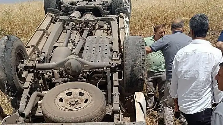 Diyarbakır'da pikap takla attı: 3 yaralı