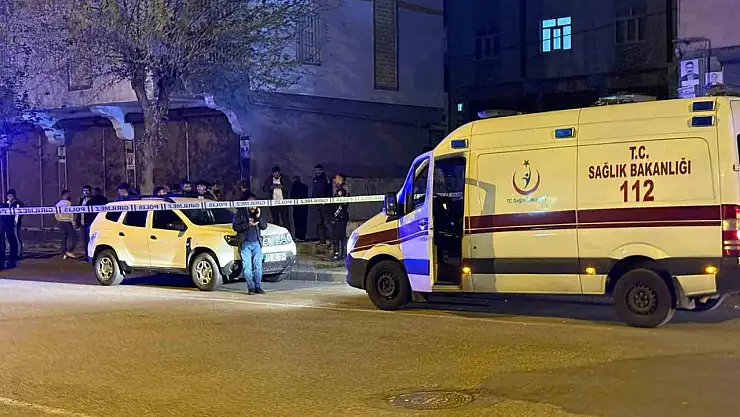 Diyarbakır'da silahlı kavga: 1'i polis 13 yaralı