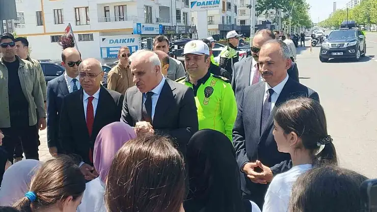 Diyarbakır'da Trafik Haftası'nda çocuklara kurallar anlatıldı