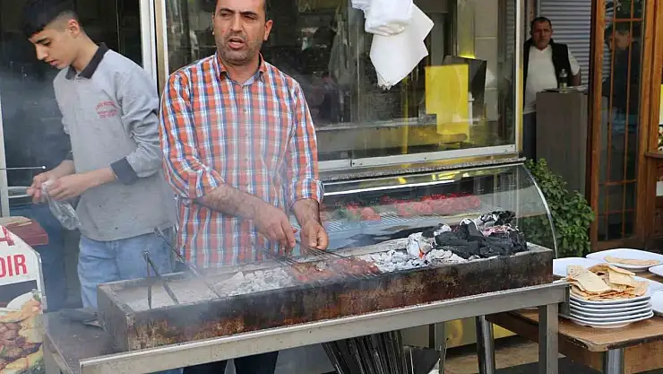 Diyarbakır esnafı 9 günlük bayram tatilinin keyfini çıkardı, yüzler güldü