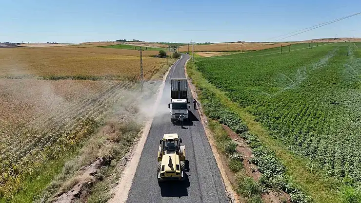 Diyarbakır'ın Çınar ve Bismil ilçesini birbirine bağlayan yol asfaltlanıyor
