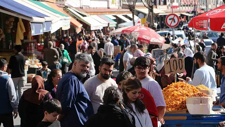 Diyarbakır'ın tarihi ilçesinde Ramazan Bayramı hareketliliği