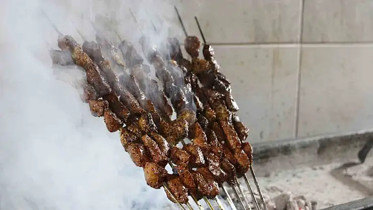 Diyarbakır'ın tescilli kadayıf ve ciğeri bayramda tercih edilen lezzetler arasında