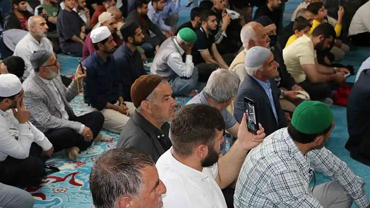 Diyarbakır Ulu Camii'nde dünya birincisi hafızlar Kur'an-ı Kerim okudu