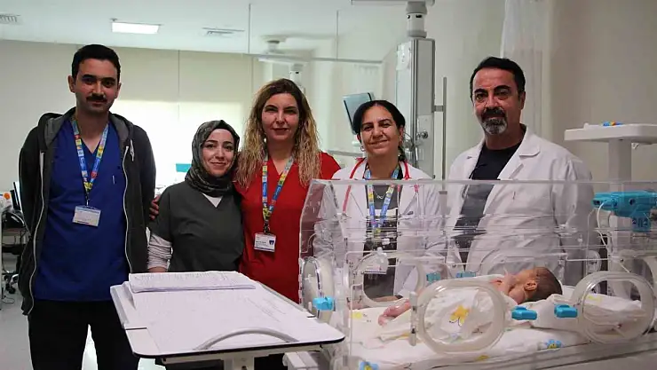 Doğuştan bağırsağının bir kısmı olmayan bebek Elazığ'da sağlığına kavuştu