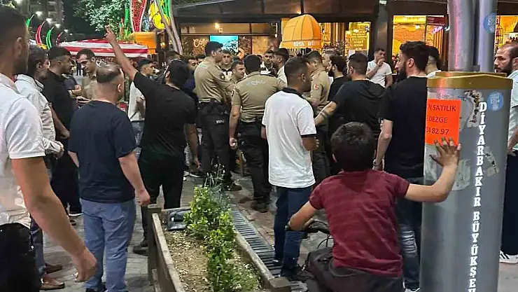 Ehliyetsiz motosiklet sürücüsünü yakalayan bekçiler ile vatandaşlar arasında gerginlik