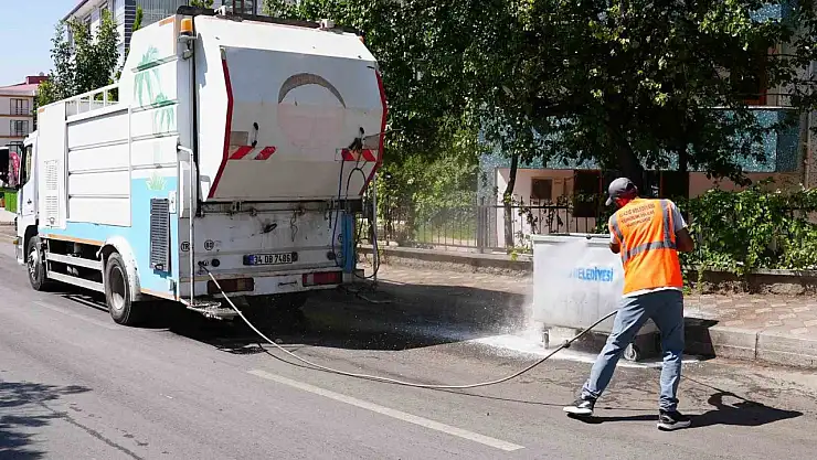 Elazığ Belediyesi'nden Ataşehir Mahallesi'nde kapsamlı temizlik çalışması