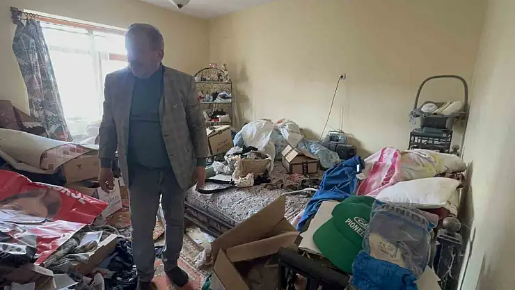 Elazığ'da 'çöp ev' ihbarı üzerine gidilen adres, 3 dil bilen emekli pilotun çıktı
