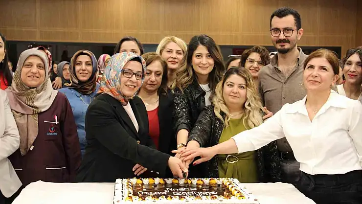 Elazığ'da 'Ebeler Günü' kutlandı