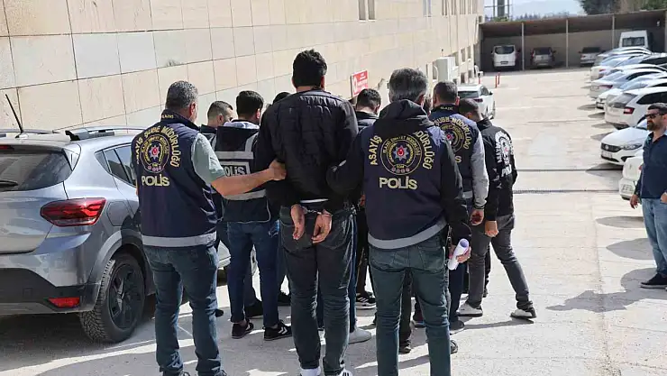 Elazığ'da 1 kişiyi öldüren ve 1 kadını yaralayan 6 şüpheli yakalandı