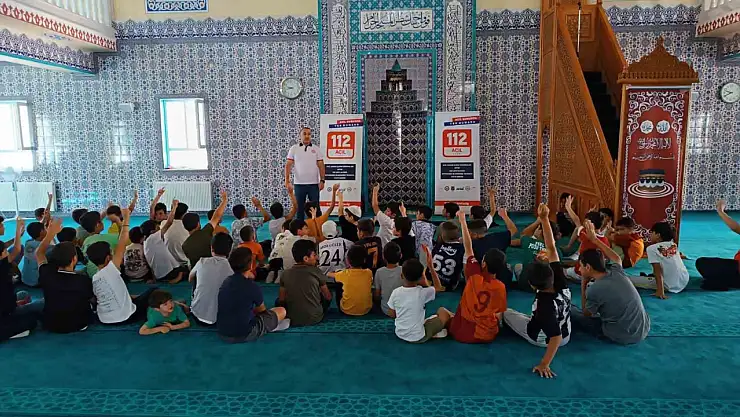 Elazığ'da 112 ekipleri yaz Kur'an kursu öğrencilerini bilgilendirdi