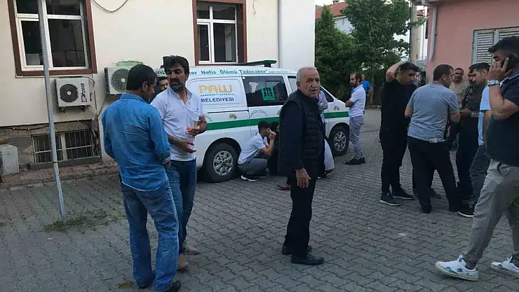 Elazığ'da 15 yaşındaki çocuk babasını öldürdü, annesini ağır yaraladı