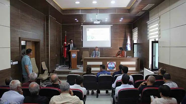 Elazığ'da akılcı ilaç kullanımı ve bitkisel ürünler toplantısı