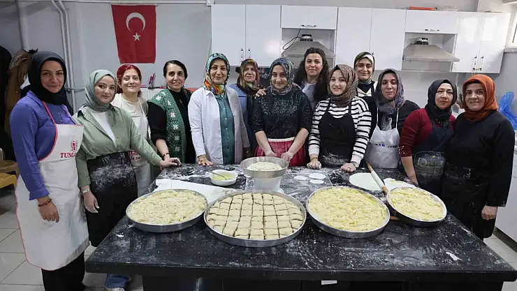 Elazığ'da bir yandan eğitim diğer yandan bayram hazırlığı