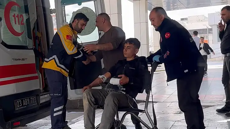 Elazığ'da çapa makinesine elini kaptıran 14 yaşındaki çocuk, yaralandı