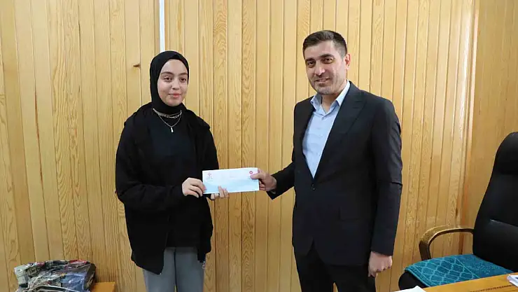 Elazığ'da dereceye giren öğrencilere ödül