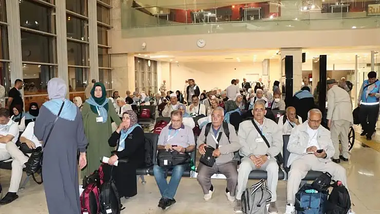 Elazığ'da ikinci ve üçüncü hac kafilesi dualarla uğurlandı