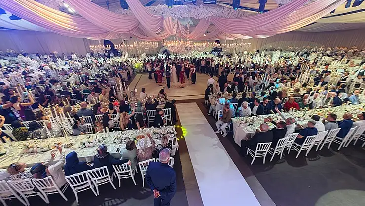 Elazığ'da iş, siyaset ve sanat dünyası bu düğünde bir araya geldi